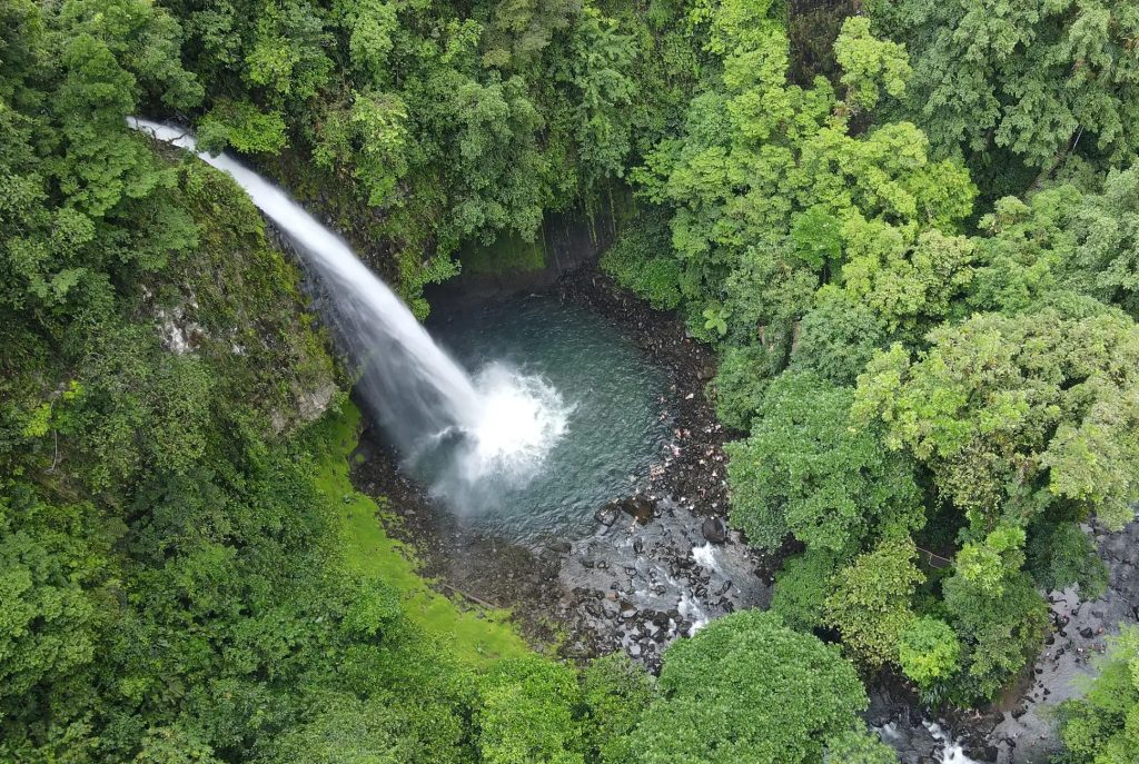 La fortuna waterfall